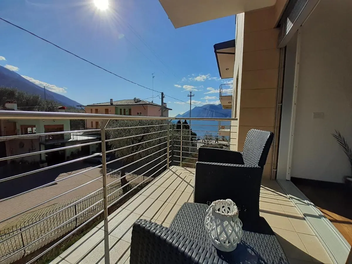 Lake View Apartment 马尔切西内