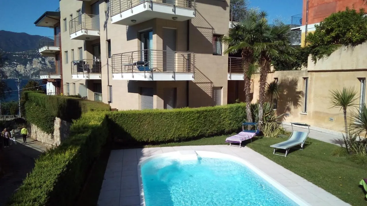 Lake View Apartment 马尔切西内