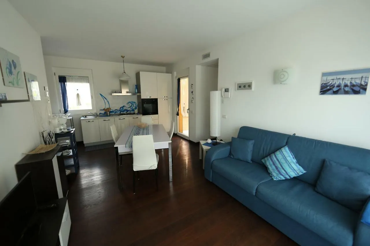 Lake View Apartment 马尔切西内 0*,  意大利